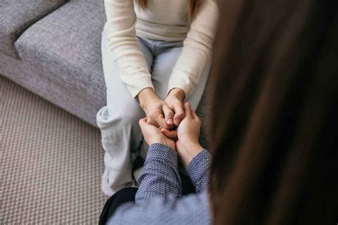Dans les Moments Difficiles: Expressing Sympathy & Support