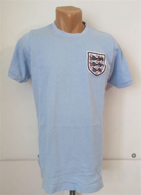 Descriptions for Selling a Vintage or Replica Shirt