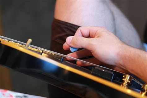 Echoes of a Distant Field: Mastering the Rhythm & Strumming