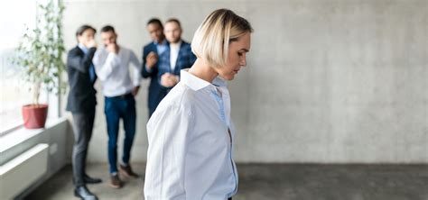 For When They 'Kiss and Tell': Captions for Dealing with Gossip