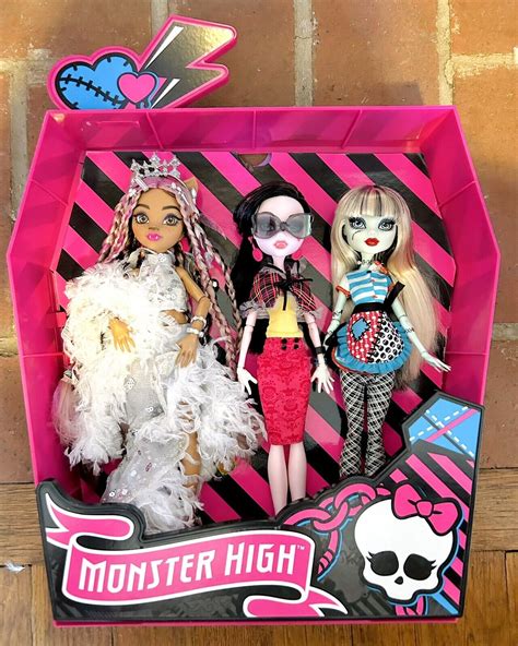 Freaky-Fab Wishes for Your Scare-idore Crew