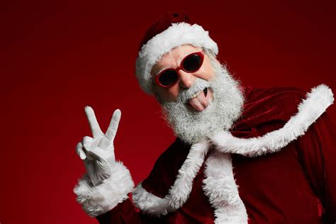 Funny & Festive Messages to Spread Some Holiday Cheer (and Chuckles)