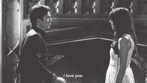 Heartfelt & Romantic: When the GIF is Pure Love