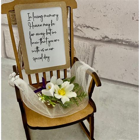 In Loving Memory: Messages for an Empty Chair
