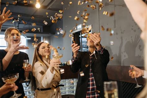 Inspirational & Uplifting Toasts for Their Year Ahead