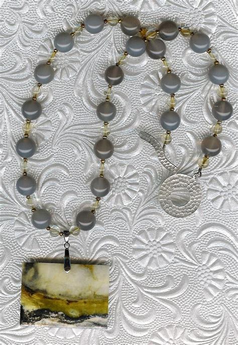 Short & Chic Statements for the Gift Tag