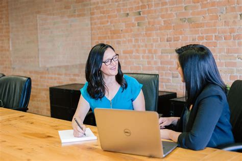 Warm & Personable: For the Modern, Approachable Boss