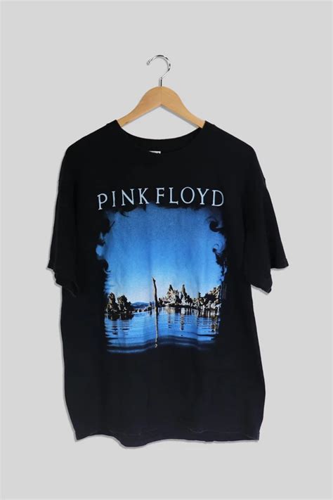 Echoes in Fabric: The Ultimate Guide to Captions & Messages for Your Pink Floyd 'Wish You Were Here' Vintage Shirt